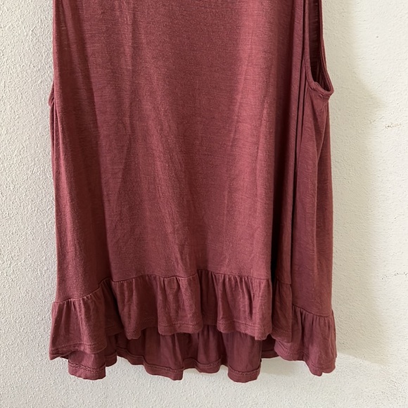 Women's Sleeveless Ruffle Hem Top - Mauve - Picture 4 of 10